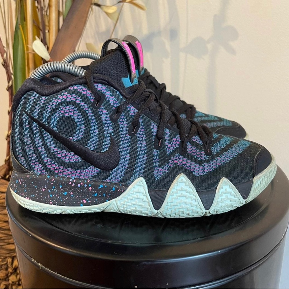 Nike Kyrie 4 Laser Fuchsia